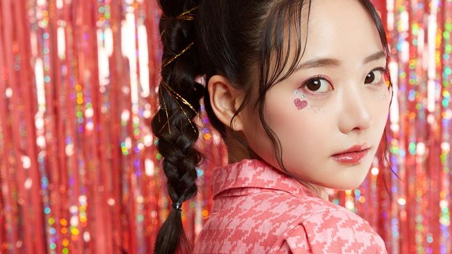 7 Rekomendasi Glitter Terbaik untuk Makeup Korean Look yang Wajib Dicoba