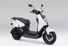 8 Motor Listrik dengan Charger Portabel, Solusi Fleksibel untuk Mobilitas Harian