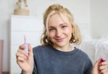 8 Rekomendasi Lip Serum BPOM Terbaik yang Aman dan Efektif untuk Merawat Bibir Sehat