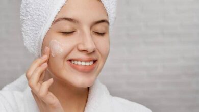 8 Rekomendasi Pelembap Ceramide Terbaik untuk Ibu Hamil, Melembapkan dan Aman di Kulit