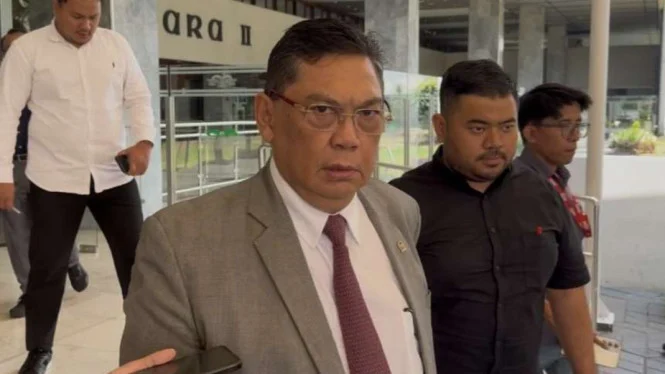 Dasco Pimpin Rapat Komisi I DPR: Rahasia Pertemuan dengan Kepala BIN dan Baintelkam Terungkap!