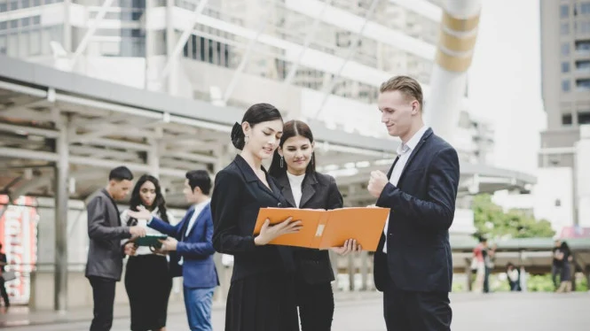 Gaji Karyawan Diprediksi Naik 5% di 2026: Sektor Apa yang Akan Mencuri Perhatian?