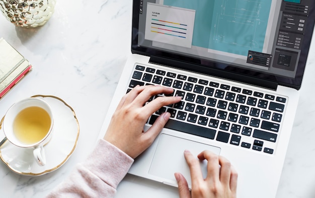 Laptop Ideal untuk Setiap Profesi: Rekomendasi Terbaik untuk Programmer, Desainer, dan Video Editor