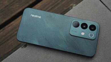 Liburan Akhir Tahun Lebih Seru dengan Smartphone Tahan Air dan Baterai Tahan Lama