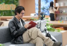 Oppo Hadirkan Flagship Store Futuristik dengan Robot AI sebagai "Third Living Space"