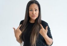 Rahasia Rambut Tetap Hitam Alami dengan Baby Oil dan Bahan Dapur, Mudah dan Efektif