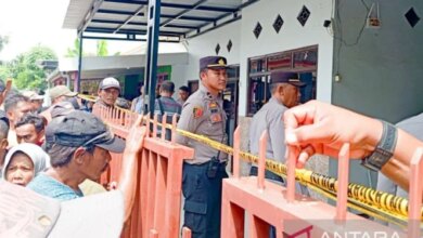 Terungkap! Polisi Amankan Pisau dan 5 HP di Lokasi Pembunuhan Satu Keluarga Situbondo