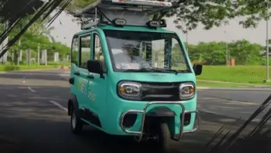 Pilihan Motor Listrik Roda 3 Kabin Tertutup, Tangguh Melaju Saat Hujan deras!